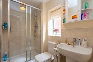 En-suite- click for photo gallery